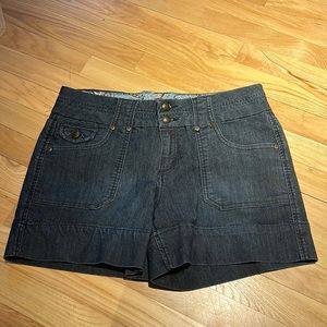 One 5 One Low Rise Jean Shorts, Size 10